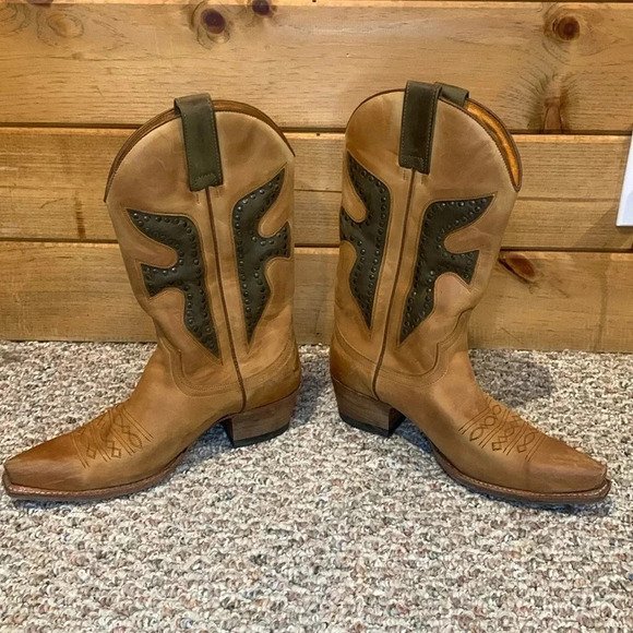 Frye Shoes - ‼️FRYE boots‼️